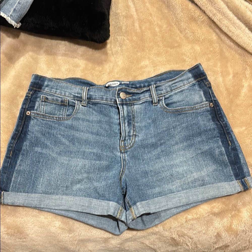 Old Navy Boyfriend Cuffed Jean Shorts